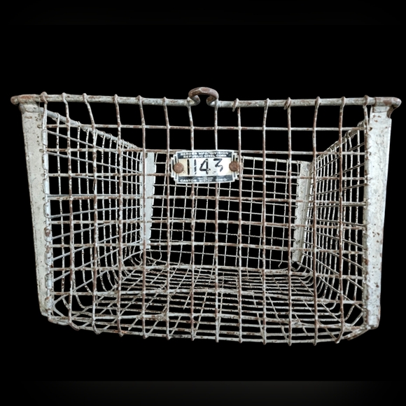 Berger Mfg. Other - Vintage Wire Locker Basket 12x13x8
